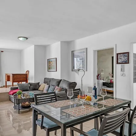 Coqueto Y Tranquilo Apartamento Puerto del Carmen (Lanzarote)