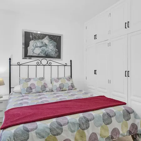 Coqueto Y Tranquilo Puerto del Carmen (Lanzarote)