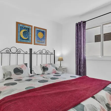 Coqueto Y Tranquilo Puerto del Carmen (Lanzarote)